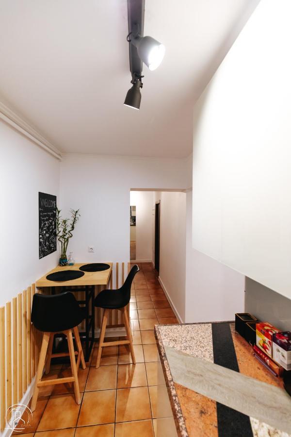 Zaza Apartament - Central Area, With Balcony Târgu Jiu Exteriér fotografie
